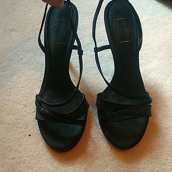 Heels - Picture 2 of 4